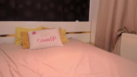 Elly online show from February 20, 8:55 pm