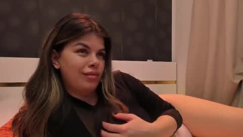 Elly online show from February 23, 9:06 pm