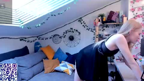 EliteEros online show from May 4, 2:12 pm