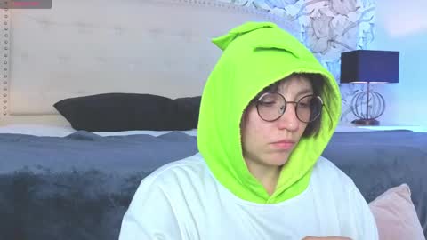Eliza online show from May 1, 8:58 pm