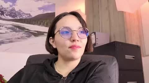 Eliza online show from June 26, 6:02 pm