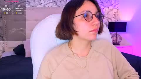 Eliza online show from June 12, 7:46 pm
