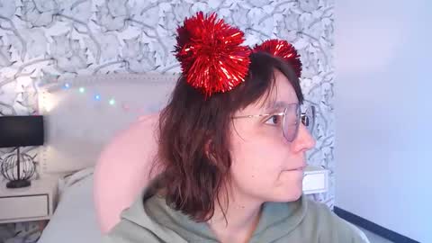 Eliza online show from December 3, 8:09 pm