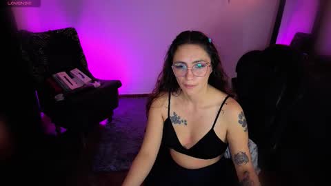 Snapshot of elizabeht_911 chatting on September 15, 3:41 am elizabeht_911 online show from September 15, 3:41 am