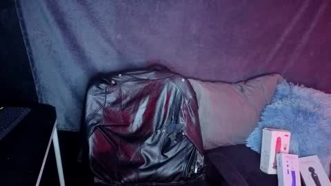 Snapshot of elizabeht_911 chatting on October 1, 4:44 am elizabeht_911 online show from October 1, 4:44 am