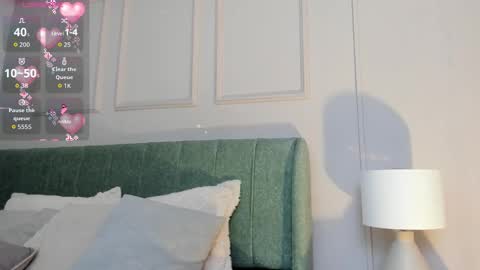 elizabeth online show from December 22, 7:20 pm