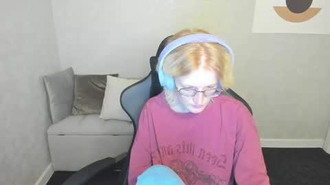 Snapshot of elizabeth_harpper chatting on September 19, 1:10 am Elizabeth online show from September 19, 1:10 am