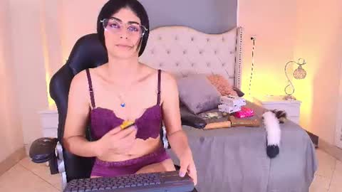 Elizabeth  online show from July 29, 11:05 pm