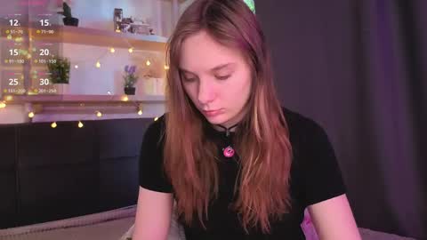 Elizabeth online show from April 24, 1:29 am