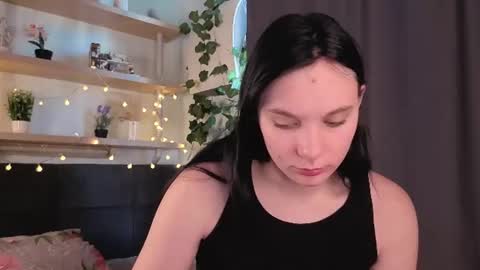 Elizabeth online show from July 1, 1:14 am