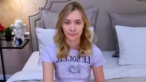 Elizabeth online show from June 24, 4:36 pm