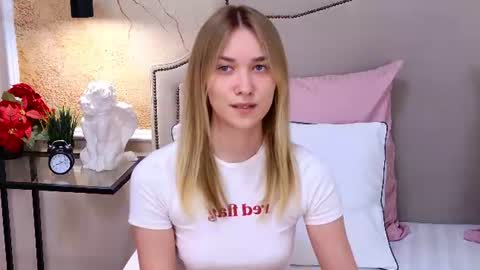 Elizabeth online show from August 3, 4:13 pm