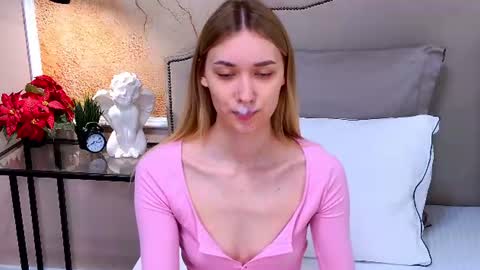 Elizabeth online show from July 13, 4:32 pm