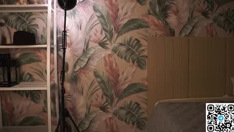 Elizabeth online show from February 19, 7:46 pm