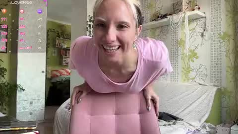 elizabethh_brown online show from August 4, 7:37 am