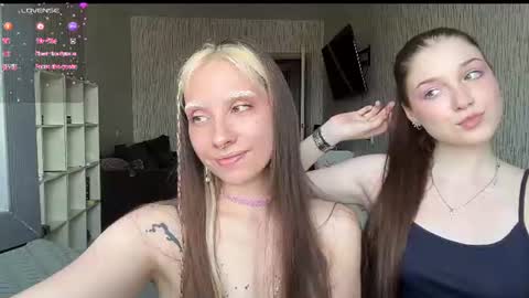 elizabethh_brown online show from July 2, 8:52 am