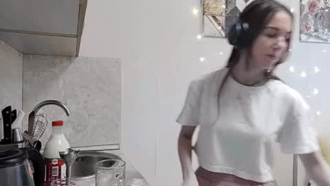 April online show from October 9, 11:15 am