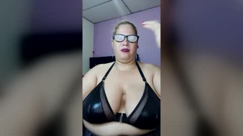 Elizabeth online show from June 22, 10:33 am