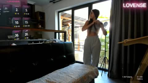 Eliz                               online show from December 16, 9:04 am