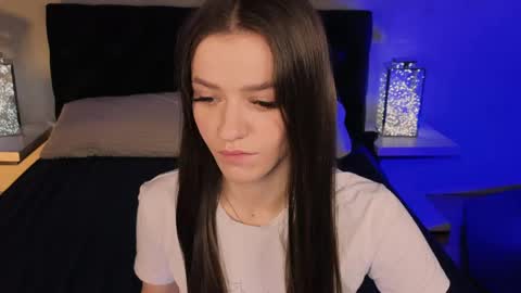 elizzza_ online show from March 17, 5:12 am