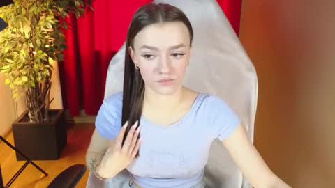Snapshot of elizzza_ chatting on October 8, 5:24 am elizzza_ online show from October 8, 5:24 am