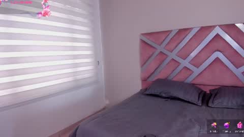 Ella Olmos  online show from August 4, 2:57 pm