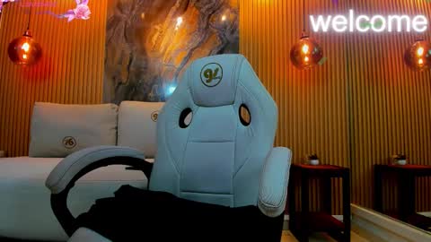 ella harper online show from December 1, 3:04 am