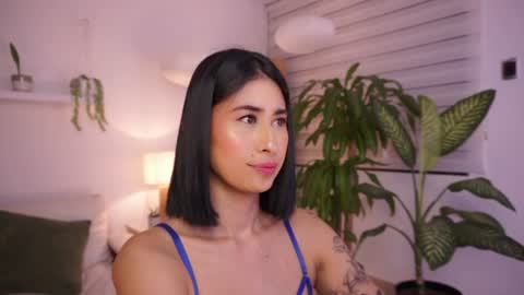 ELLA OWEN online show from July 3, 8:35 pm
