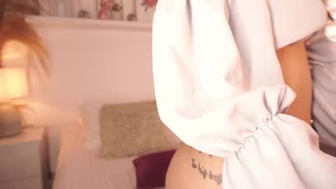 Snapshot of ella_owen chatting on October 18, 8:35 pm ELLA OWEN online show from October 18, 8:35 pm