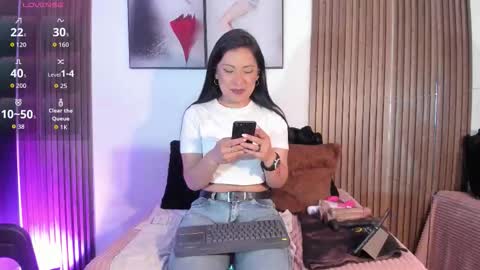 ella rouse online show from October 30, 2:17 pm