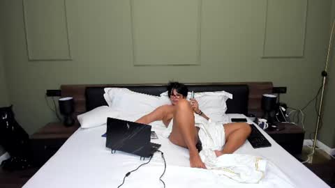 Ella online show from July 24, 6:27 pm
