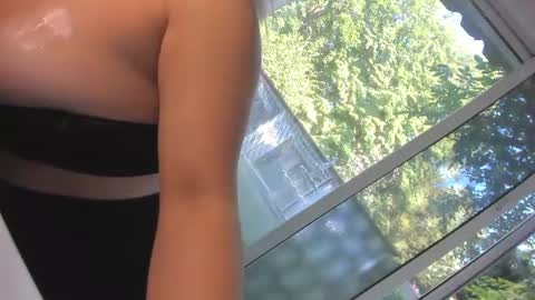 ella_vee online show from July 29, 6:35 am