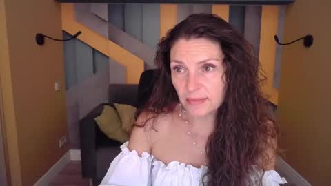 EllaLongs online show from June 23, 11:39 am
