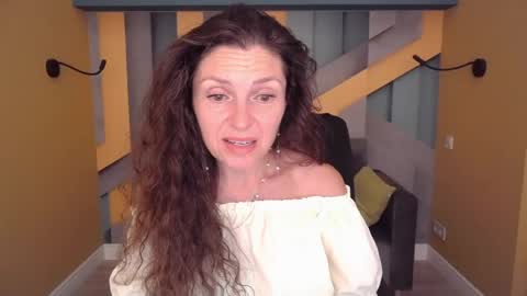 EllaLongs online show from June 20, 12:00 pm