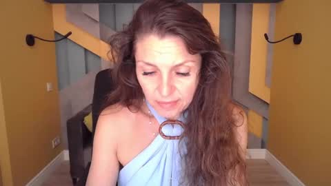 EllaLongs online show from June 27, 11:38 am