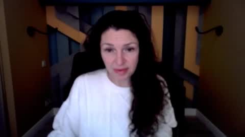 EllaLongs online show from February 1, 12:35 pm