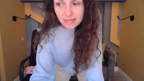 EllaLongs online show from April 25, 11:34 am