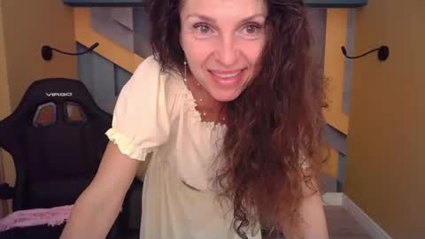 EllaLongs online show from July 17, 12:07 pm