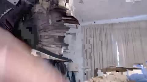 ellalowe online show from March 11, 9:40 pm