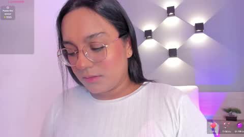 Snapshot of ellamontoya chatting on March 11, 4:30 am Ella online show from March 11, 4:30 am