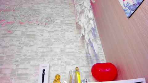 Snapshot of ellamontoya chatting on February 23, 9:44 am Ella online show from February 23, 9:44 am