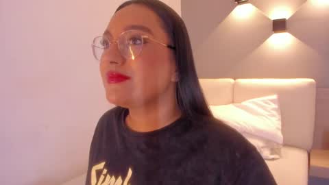 Snapshot of ellamontoya chatting on September 24, 11:17 am Ella online show from September 24, 11:17 am