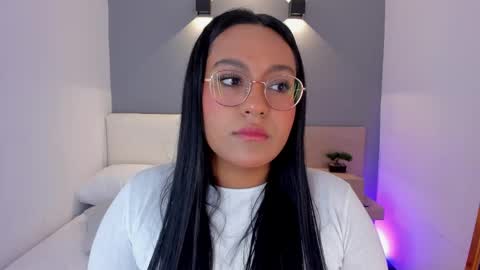 Snapshot of ellamontoya chatting on February 18, 4:58 am Ella online show from February 18, 4:58 am