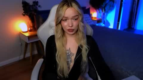 Ella online show from April 24, 5:42 am