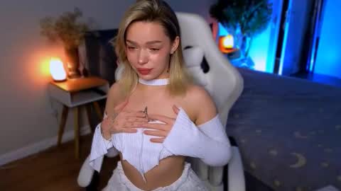 Ella online show from January 14, 5:59 am