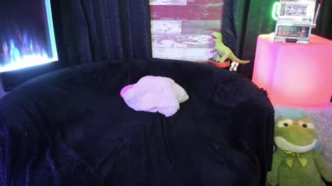 ELLE online show from November 2, 8:42 pm