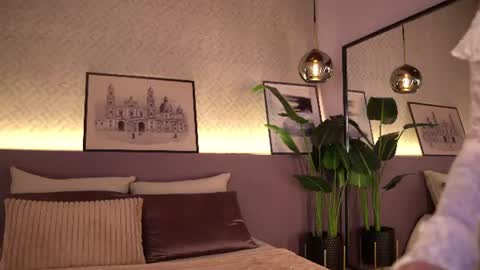 Elle Diane online show from June 20, 10:38 pm