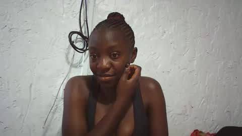 aishamalia online show from November 3, 12:39 pm