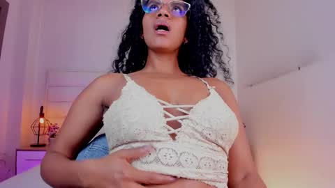  Ellie   online show from March 7, 6:33 pm