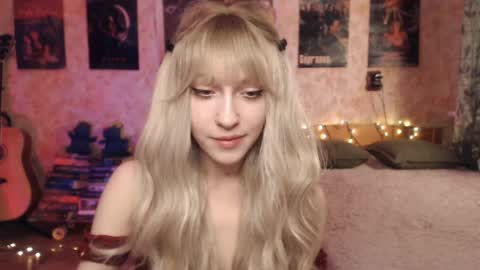 ellie_friendly online show from January 19, 12:17 am